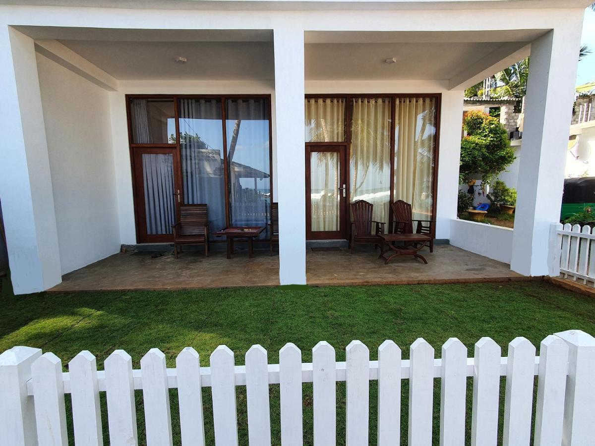 The Beach House Dickwella Exterior foto
